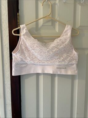 Sankom Lace-Trim Comfort Bralette in Light Pink